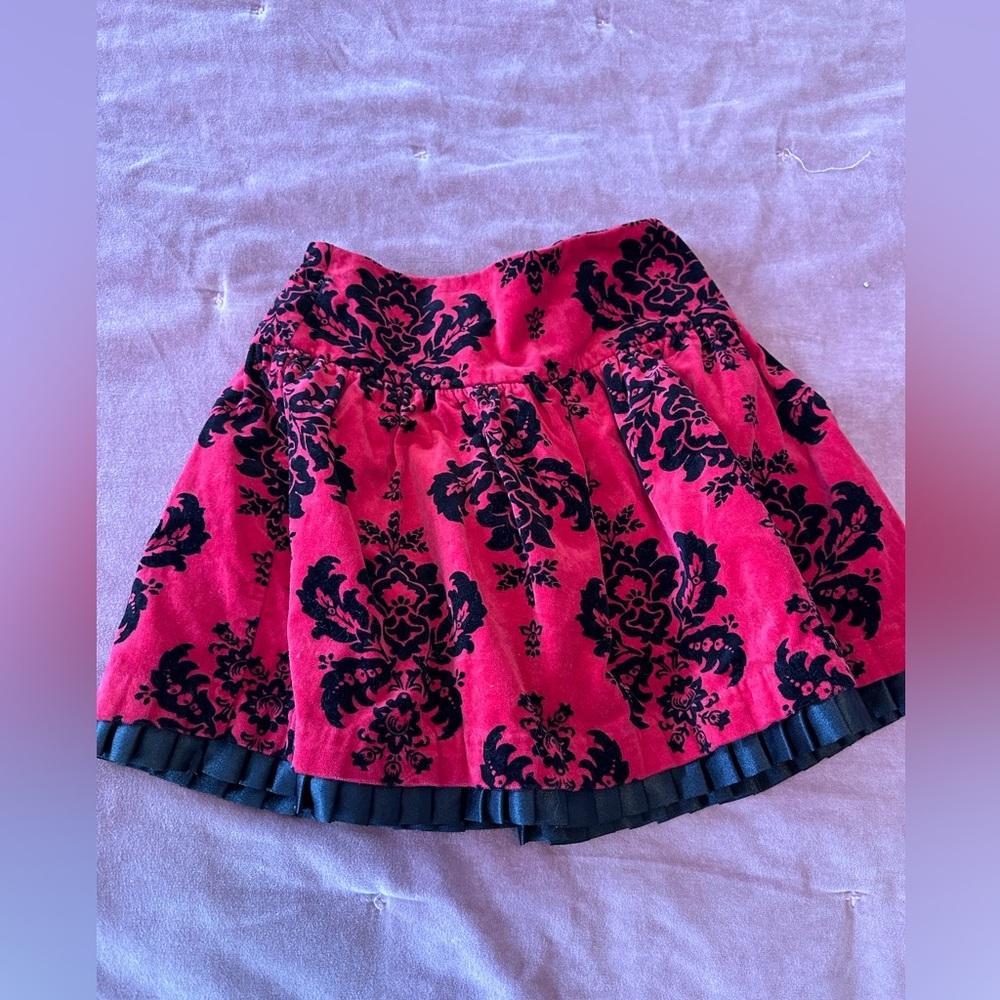 Hartstrings Y2K Girls Adjustable Velour Red and Black Floral Skirt GUC